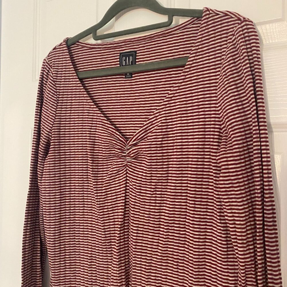 Gap Long Sleeve V-Neck Striped Shirt - Size Medium
